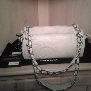 Authentic Chanel CC Leather Logo Chain Purse